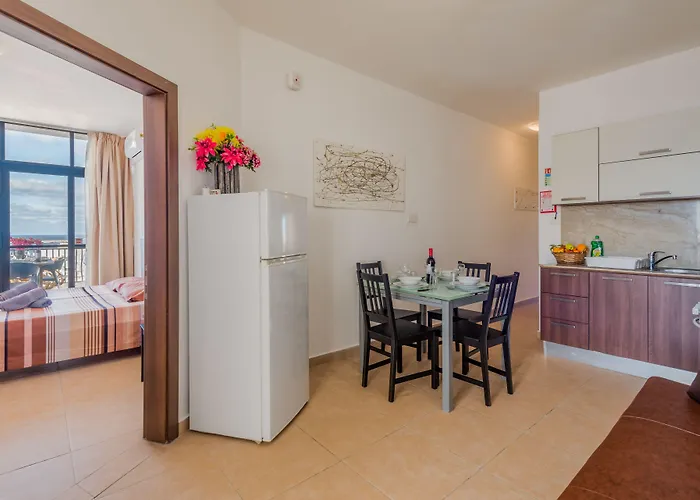 Seashells 2 Bedroom Apartment With Sunny Terrace With Stunning Panoramic Sea Views By Getaways Malta Buġibba