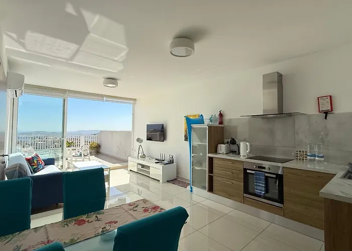 Haustierfreundliches Sunshine Apartments Mellieha - Modern Two Bedroom Penthouse With Terrace