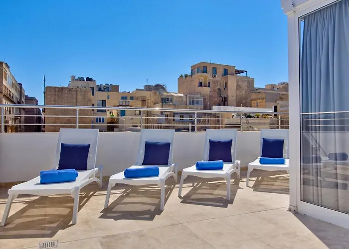 Huisdiervriedelijke Valletta Luxury 4-Bedroom Duplex With Stunning Sea Views Private Terrace And Jacuzzi