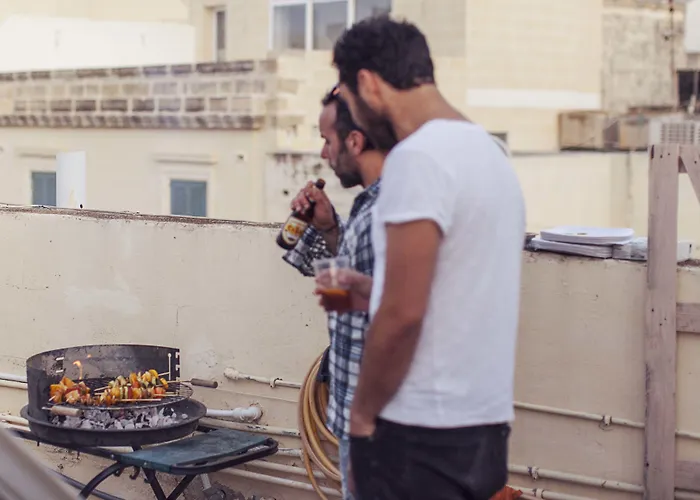 Granny'S Inn Hostel Sliema