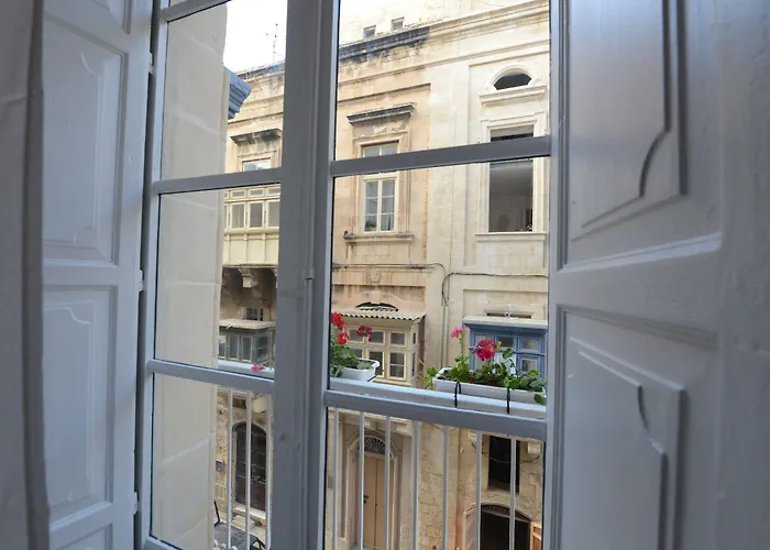 Paulos Valletta