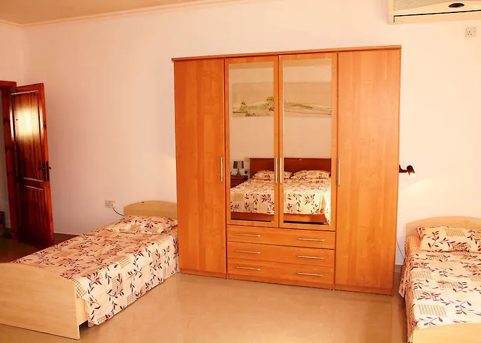 Pet friendly Seaspray Apartments Saint Julian's