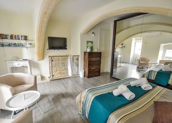 Boutique Apartment In Historical Building - Grand Harbour La Valeta