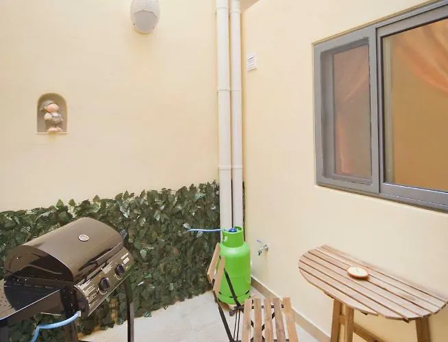 Sliema Duplex 1 Bedroom Apartment - Sleeps 4